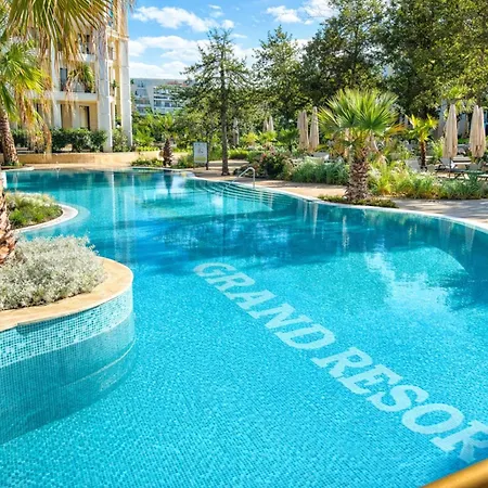 Harmony Suites Grand Resort 15-109 Private Apartment *